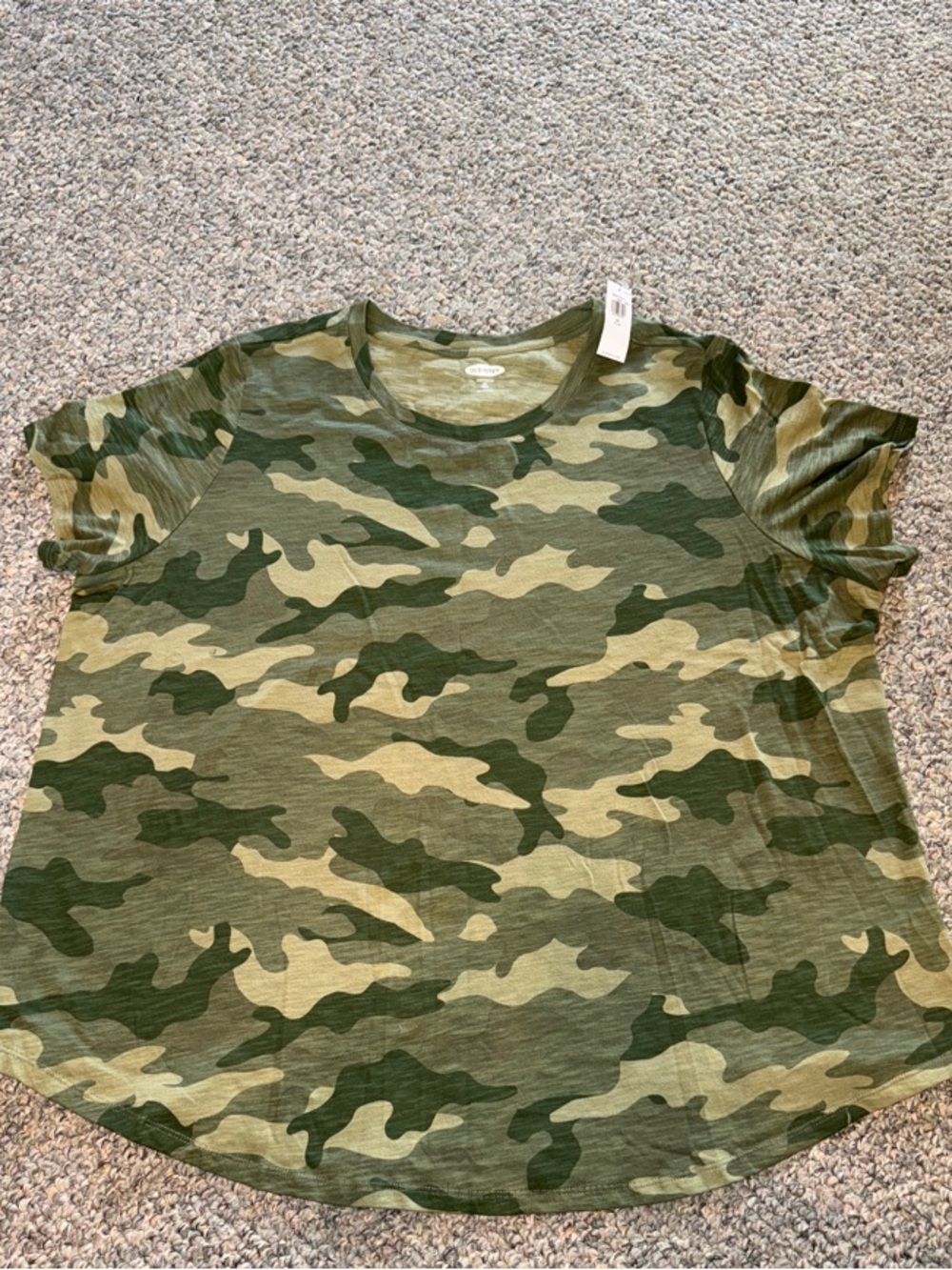 Old Navy Camouflage Short Sleeve Tee in Olive Green and Khaki